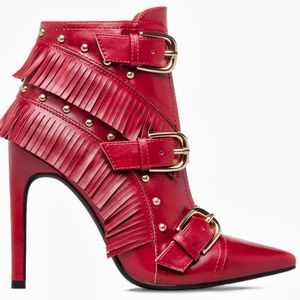 SCENE JULITA BOOTIES